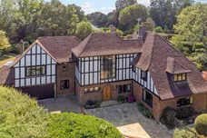 Motts Hill Lane, Tadworth, KT20 photo 1