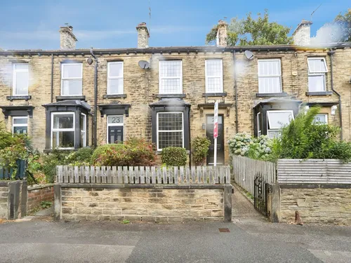 School Street, Pudseyphoto