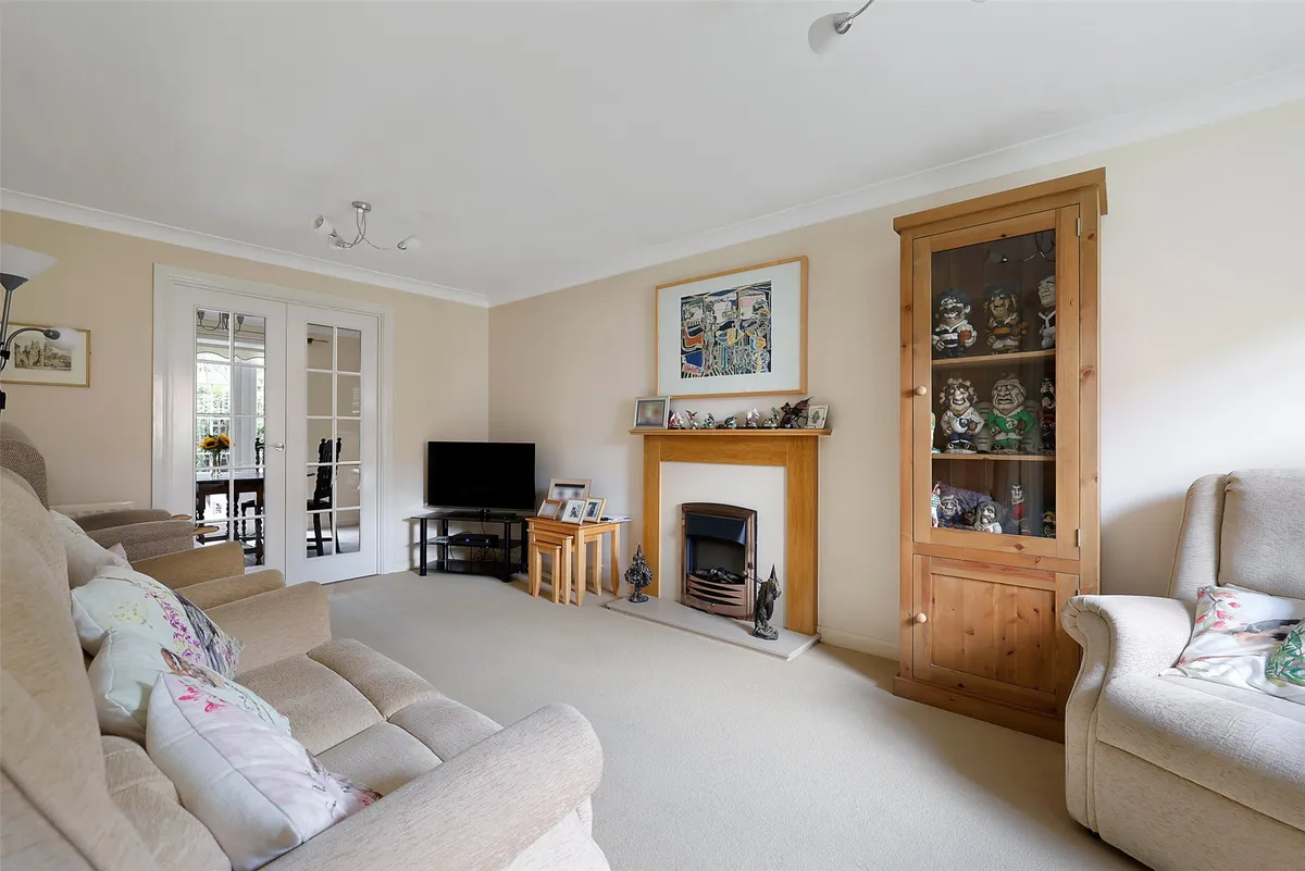 Hunters Way, Edenbridge, Kent, TN8