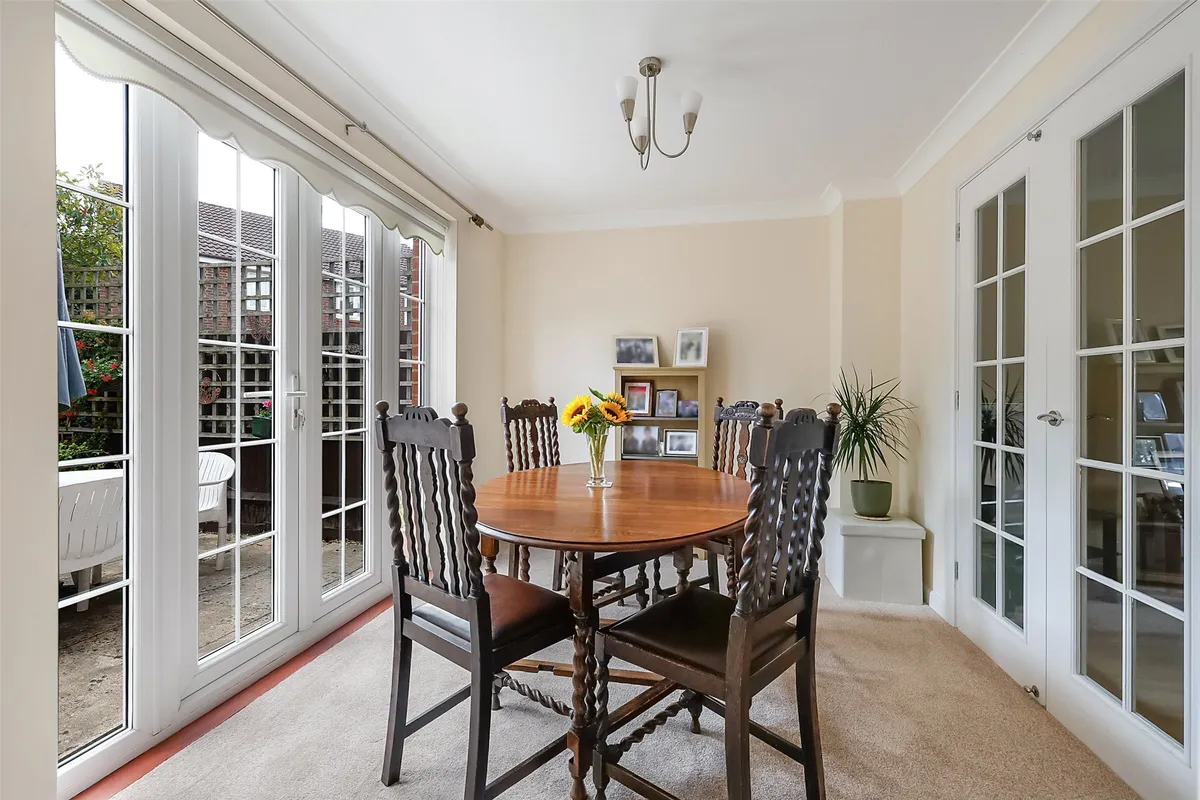 Hunters Way, Edenbridge, Kent, TN8