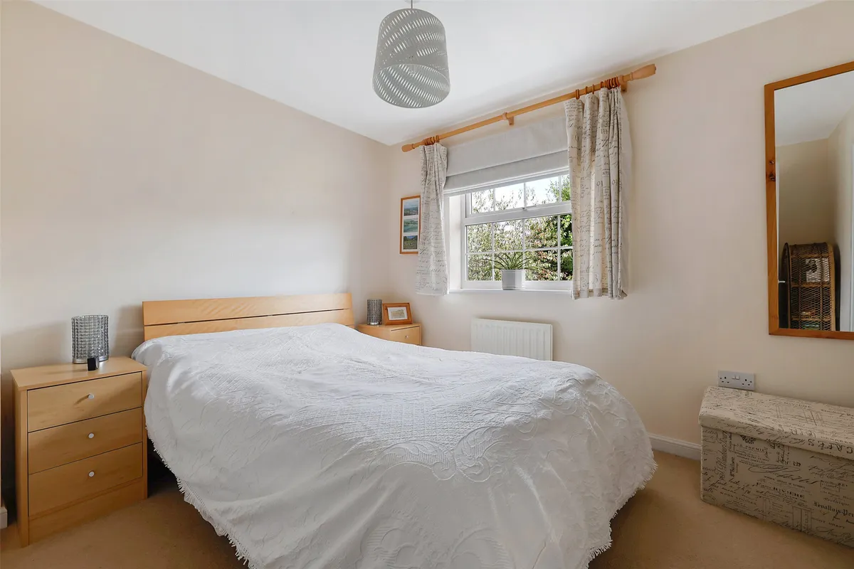 Hunters Way, Edenbridge, Kent, TN8