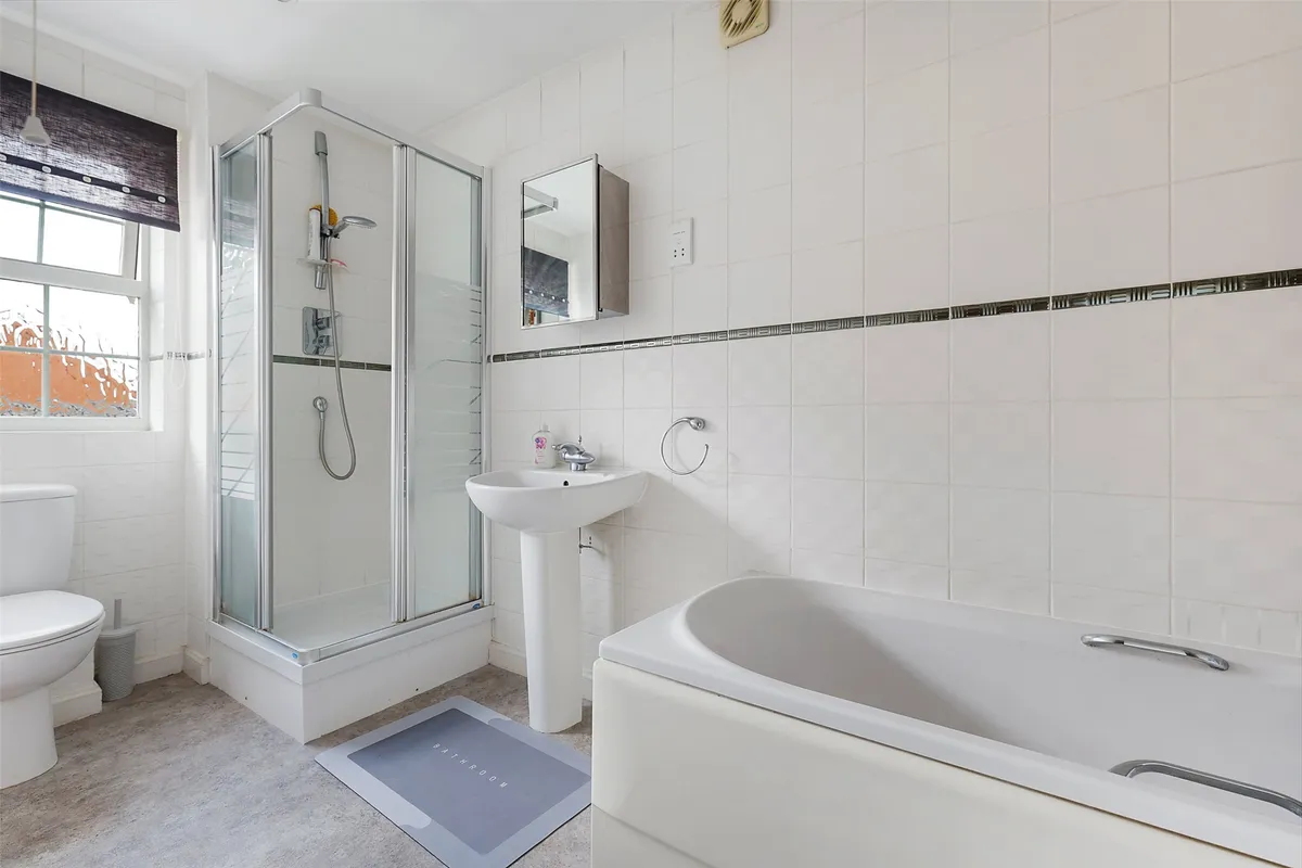 Hunters Way, Edenbridge, Kent, TN8