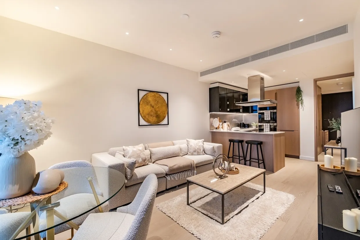 Nine Elms Lane London SW8 photo 3