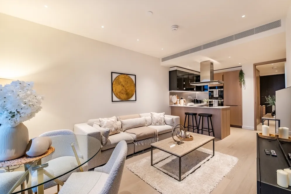 Nine Elms Lane London SW8 photo 3