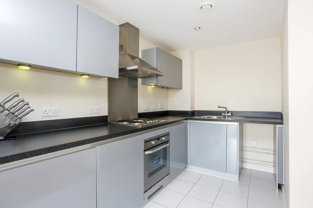 Durnsford Road London SW19 photo 4