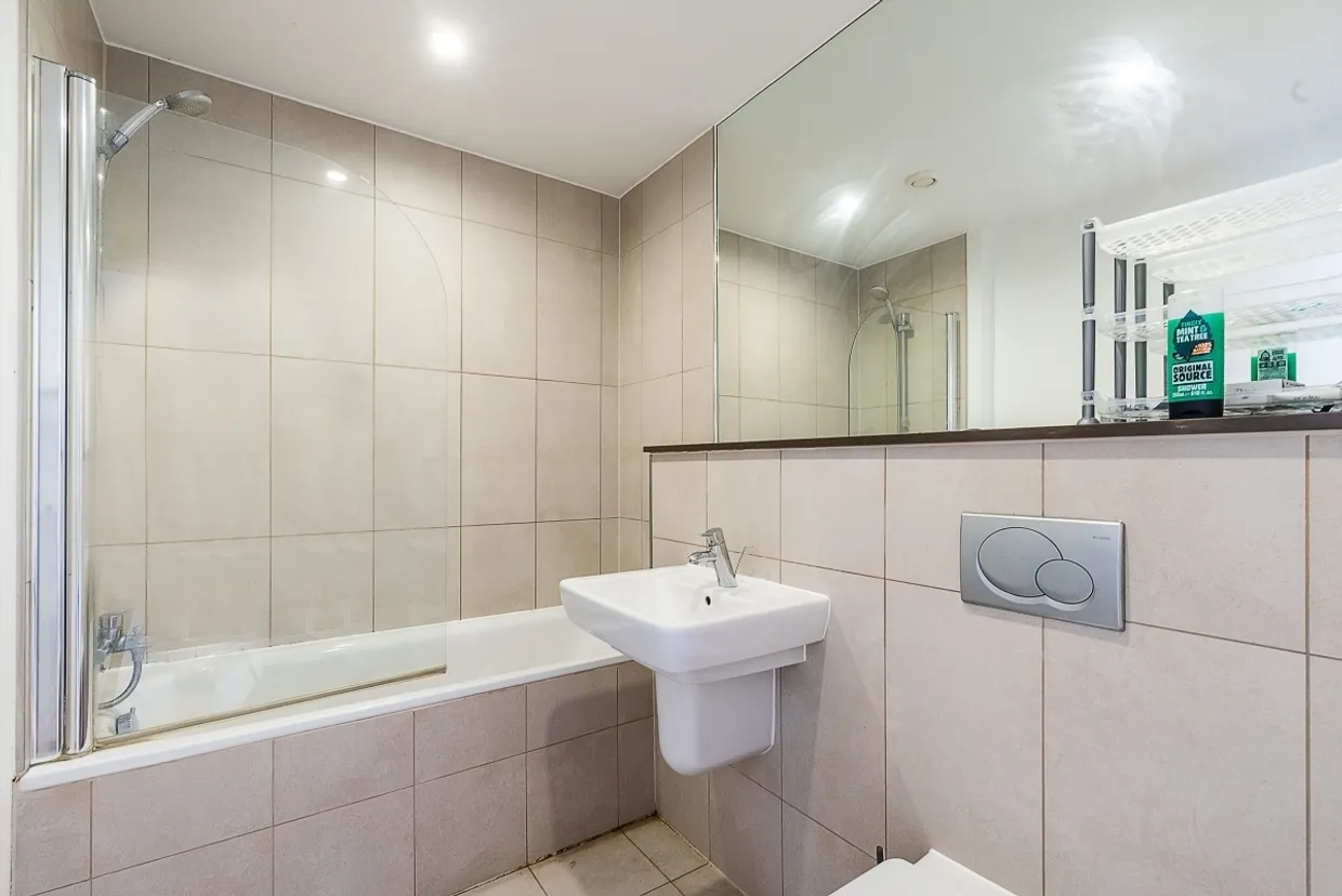Wandsworth Road London SW8 photo 5