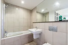 Wandsworth Road London SW8 photo 5