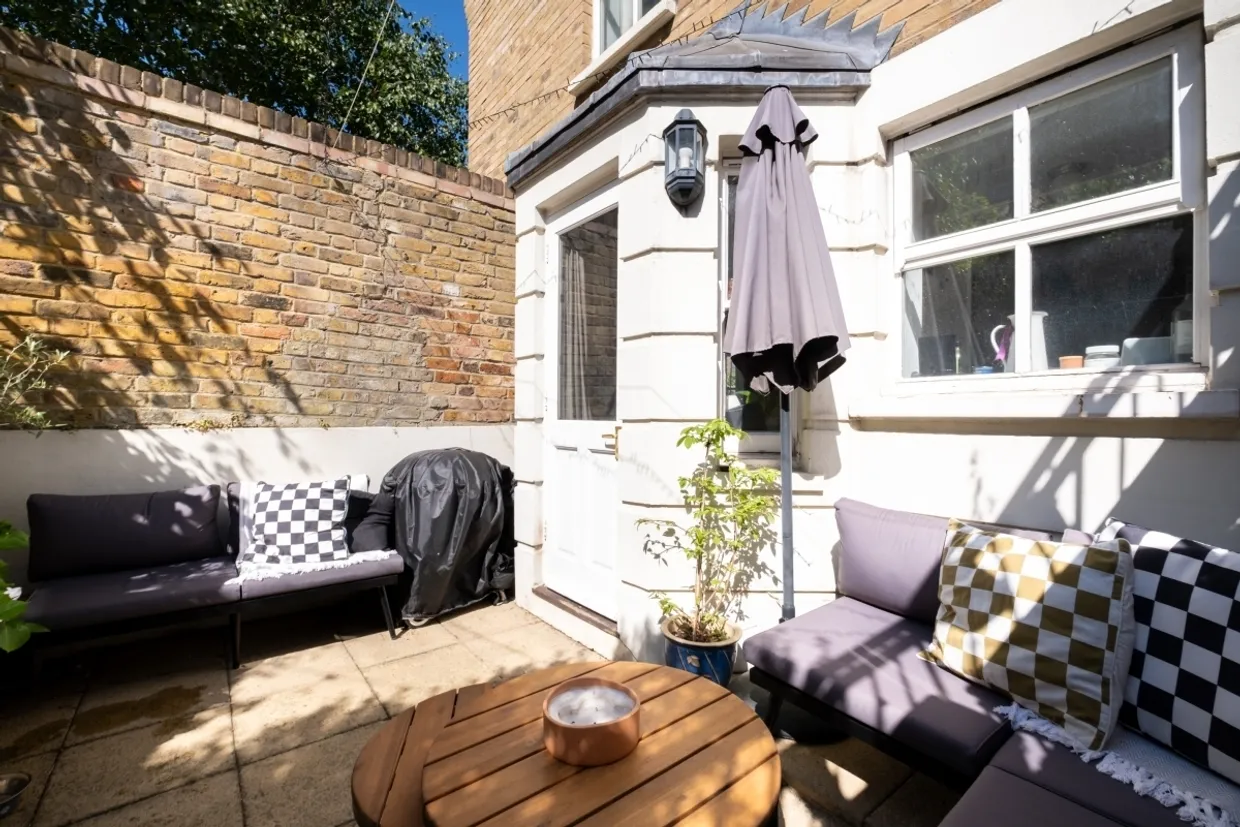Redwood Mews London SW4 photo 6