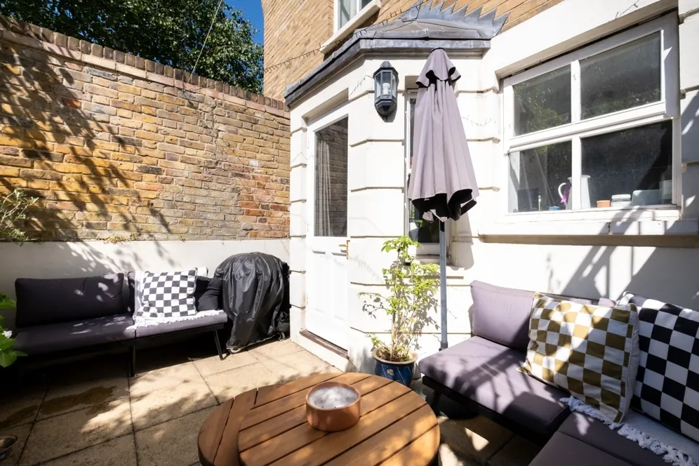 Redwood Mews London SW4 photo 6