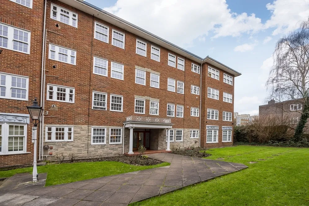 Wimbledon Park Side London SW19 photo 7