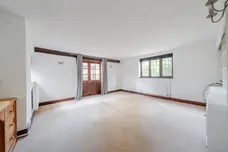 Esher Place Avenue, Esher KT10 photo 8