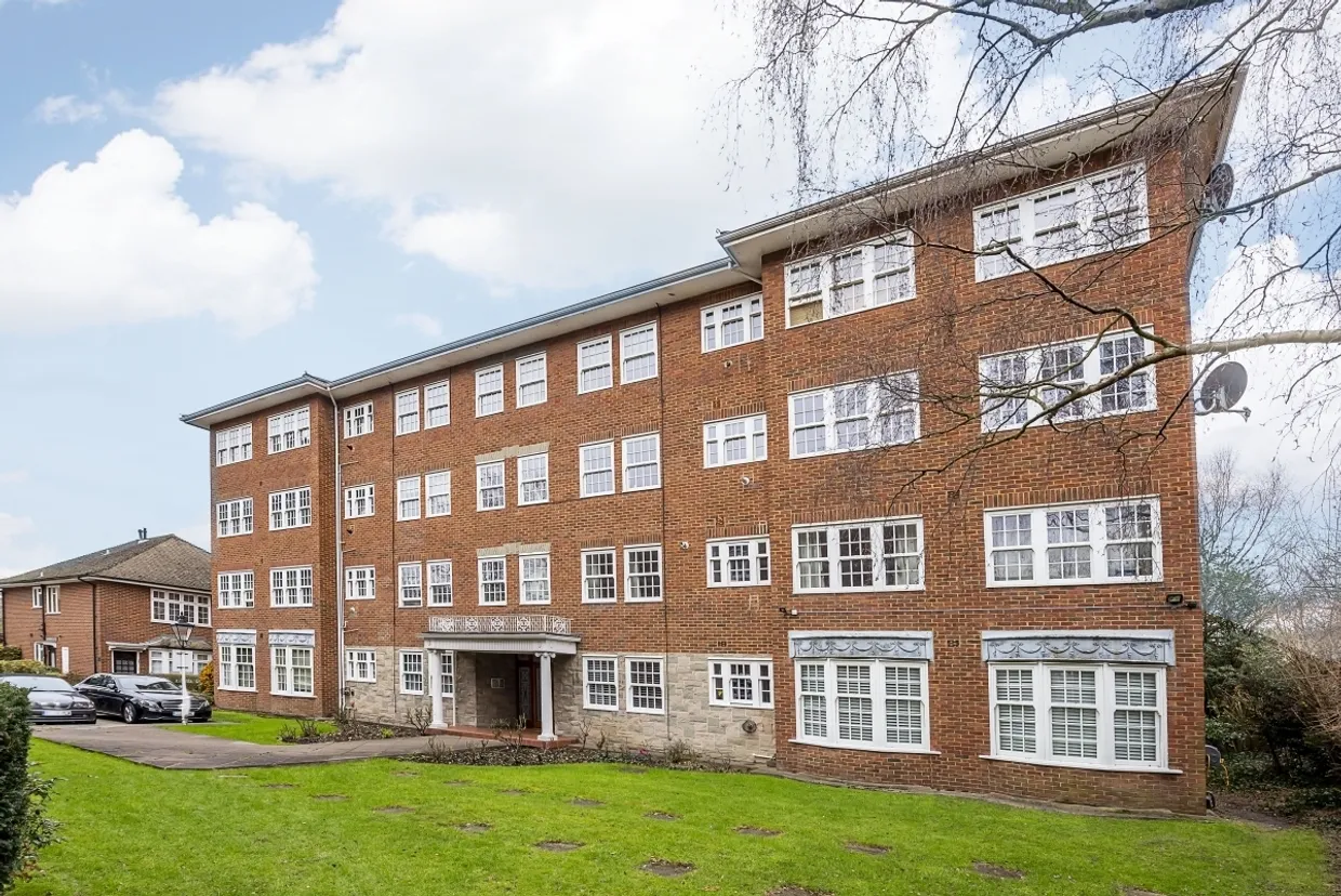 Wimbledon Park Side London SW19 photo 8
