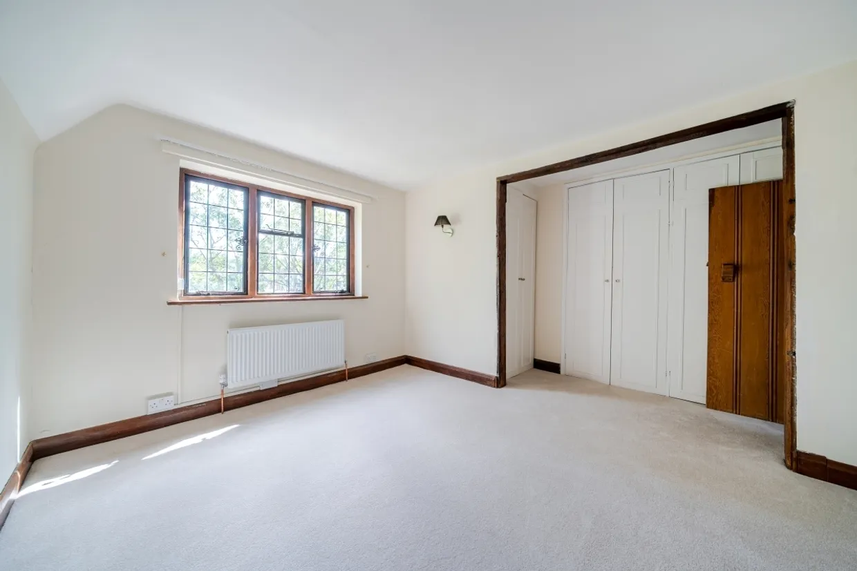 Esher Place Avenue, Esher KT10 photo 14