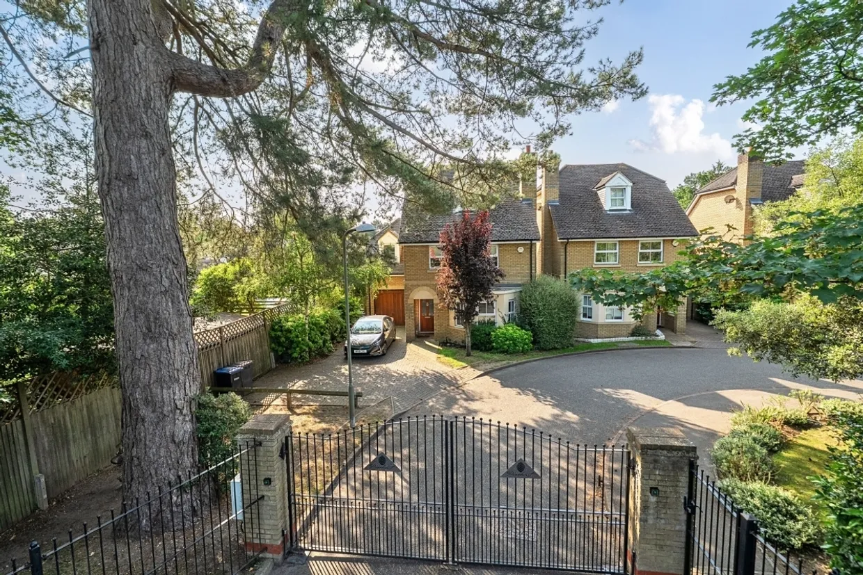 London Road, Englefield Green TW20 photo 17