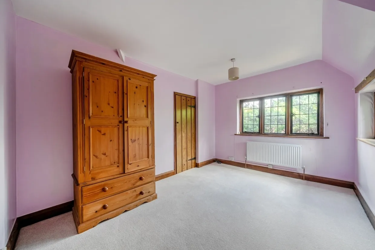 Esher Place Avenue, Esher KT10 photo 18
