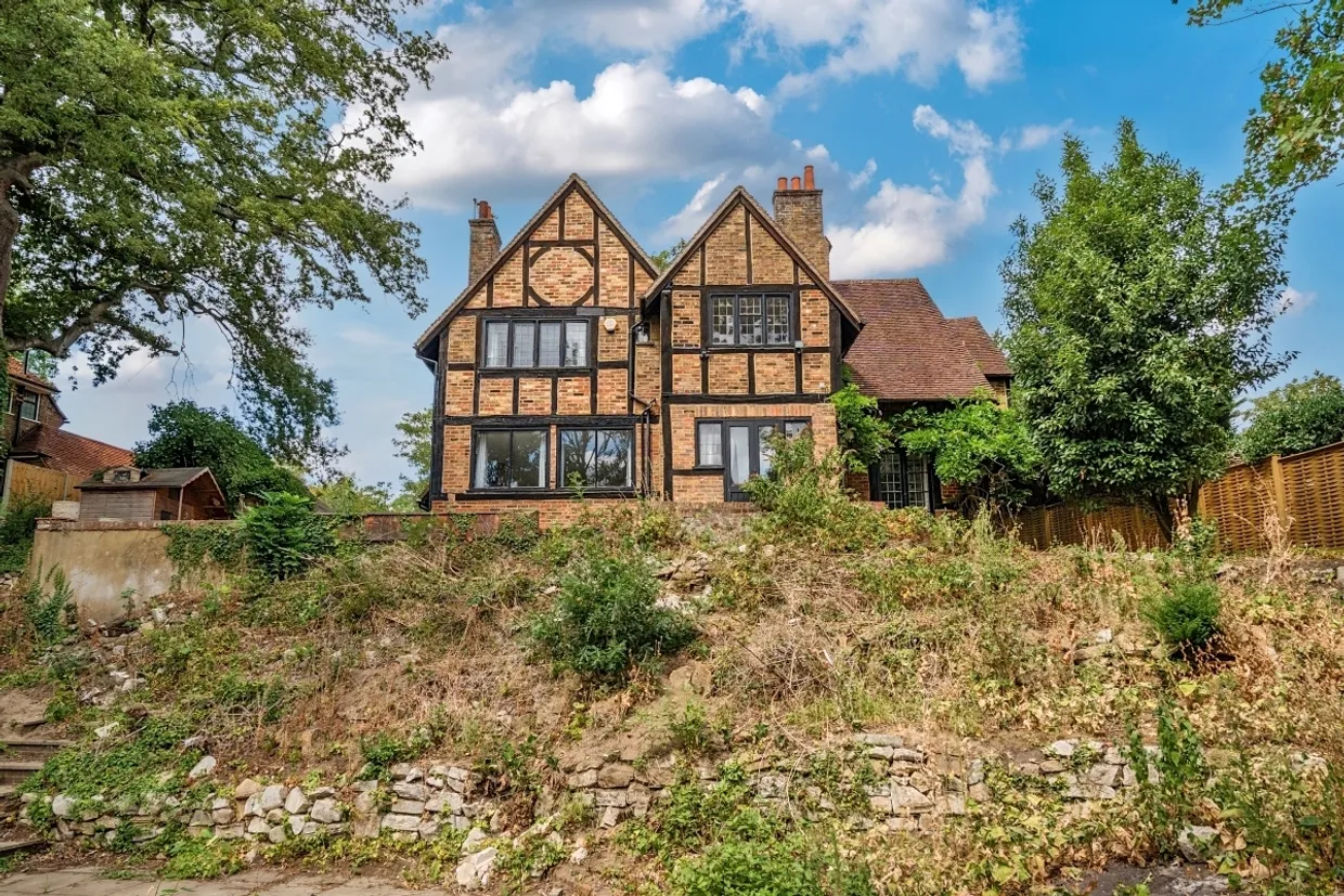 Esher Place Avenue, Esher KT10 photo 20