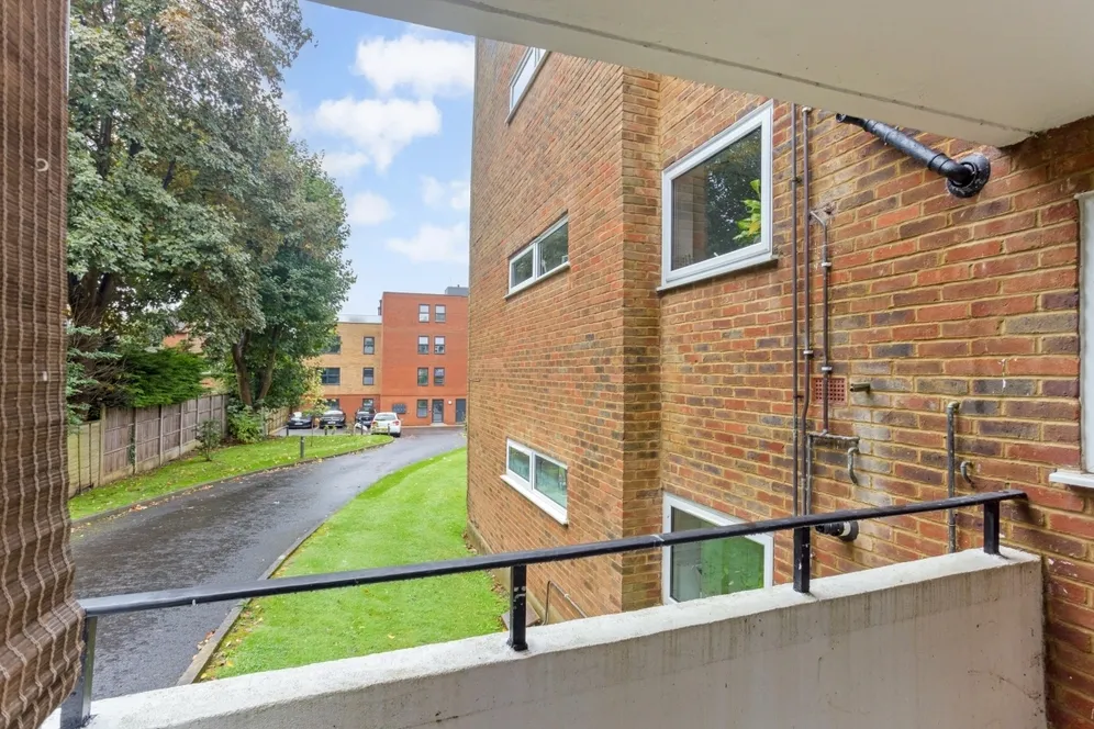 Milton Road Harpenden AL5 photo 16