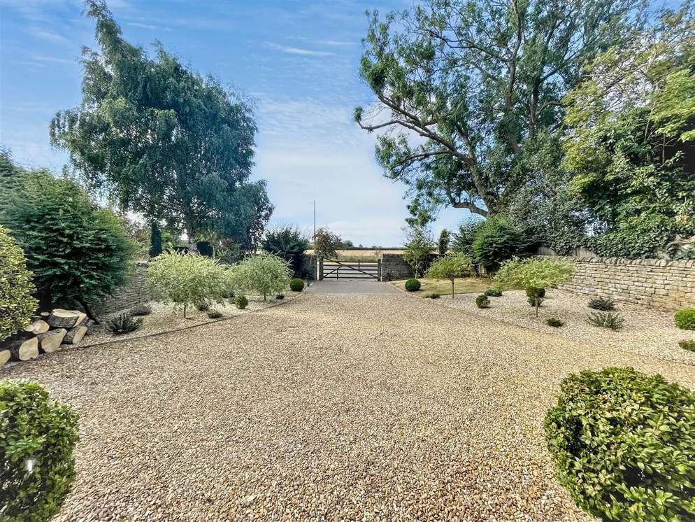 Property carousel item 14