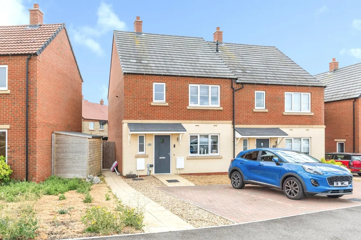 Pentelow Way, Raunds, WELLINGBOROUGH