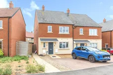 Pentelow Way, Raunds, WELLINGBOROUGH