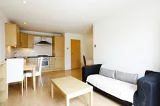 Roehampton High Street, SW15 photo 2