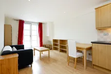 Roehampton High Street, SW15 photo 3