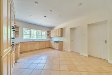 Heathside Place, Epsom KT18 photo 3