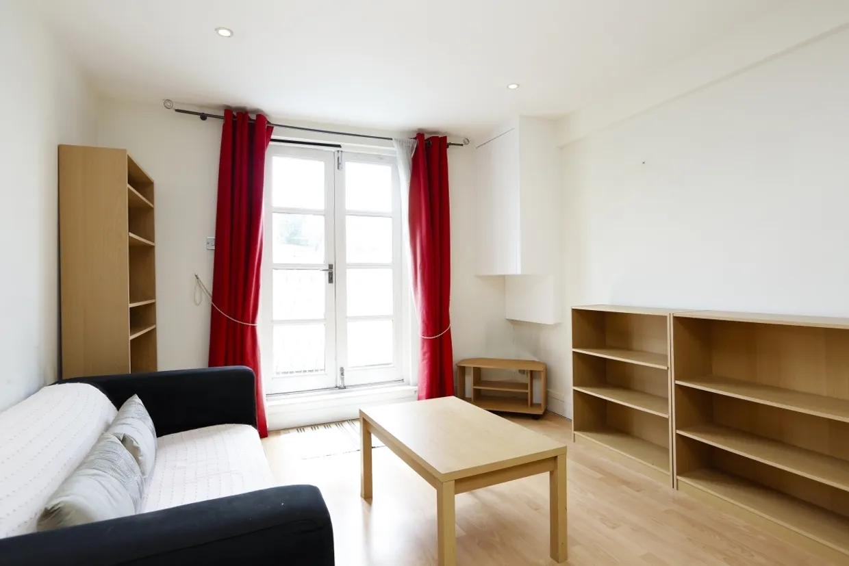 Roehampton High Street, SW15 photo 6