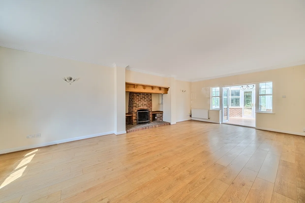 Heathside Place, Epsom KT18 photo 5
