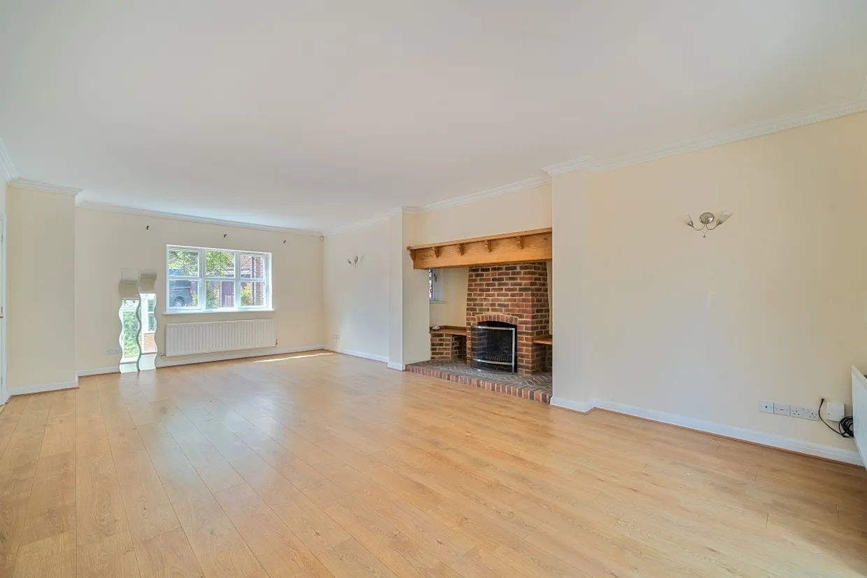 Heathside Place, Epsom KT18 photo 6