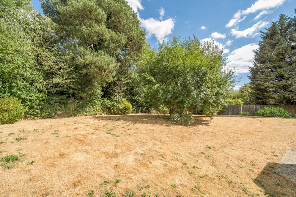 Heathside Place, Epsom KT18 photo 7