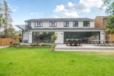 Elm Gardens, Esher KT10 photo 9