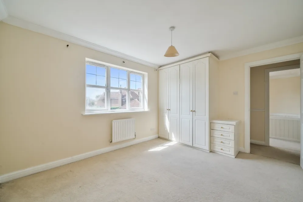 Heathside Place, Epsom KT18 photo 17