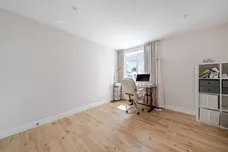 Elm Gardens, Esher KT10 photo 19