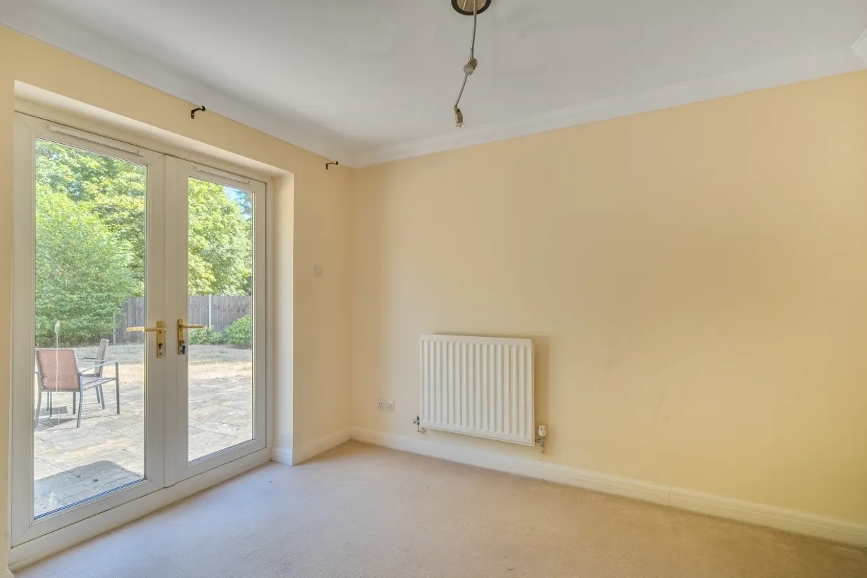 Heathside Place, Epsom KT18 photo 20