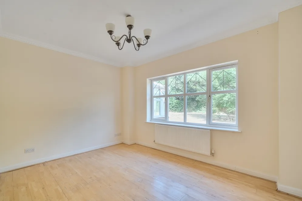 Heathside Place, Epsom KT18 photo 21