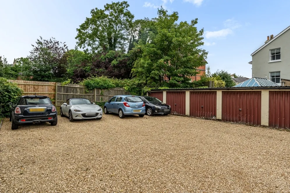 Overton Park Road Cheltenham GL50 photo 24