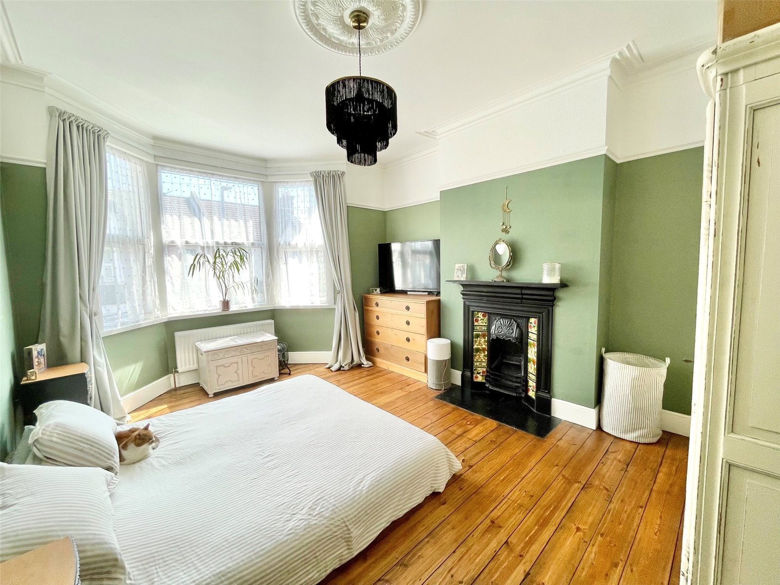 Hainault Avenue, Westcliff-on-Sea, Essex, SS0 Image 9