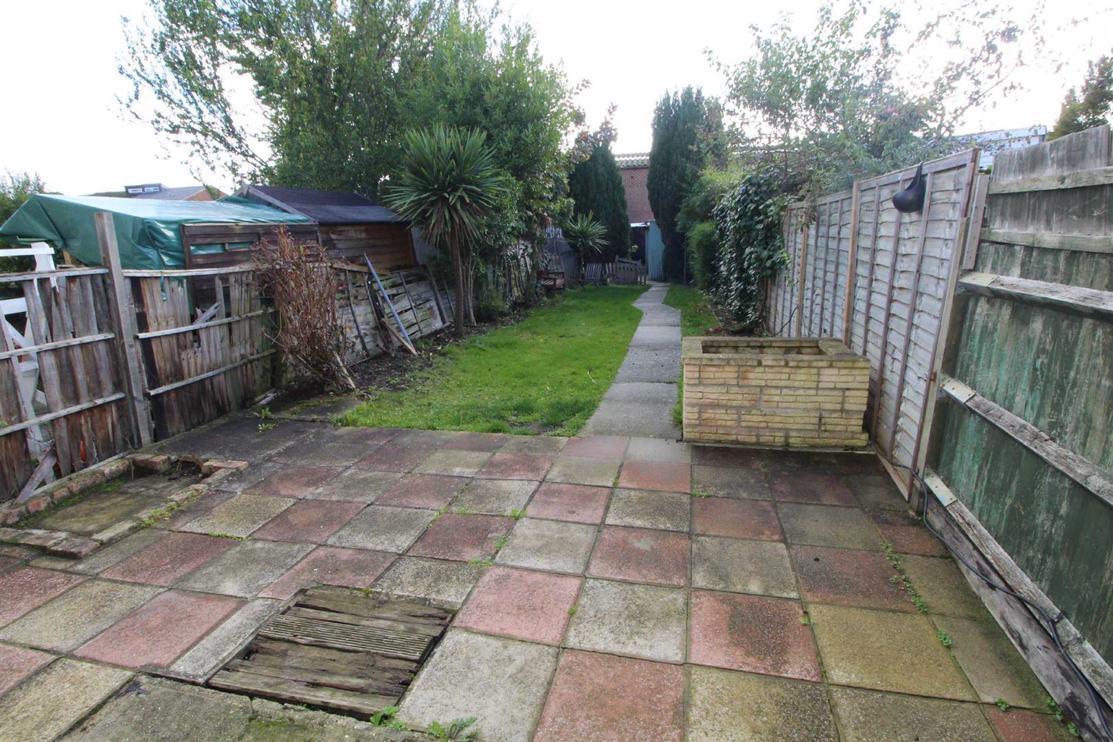 Stanhope Road, Cippenham Image 4