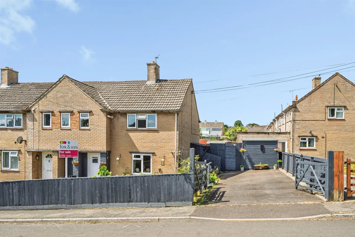 Langmead Place, Crewkerne