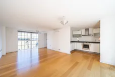 112 York Road, London, SW11 photo 3