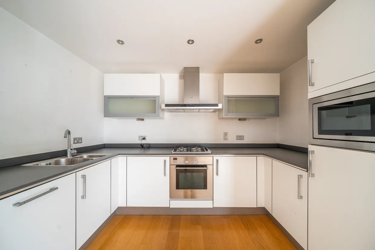 112 York Road, London, SW11 photo 5