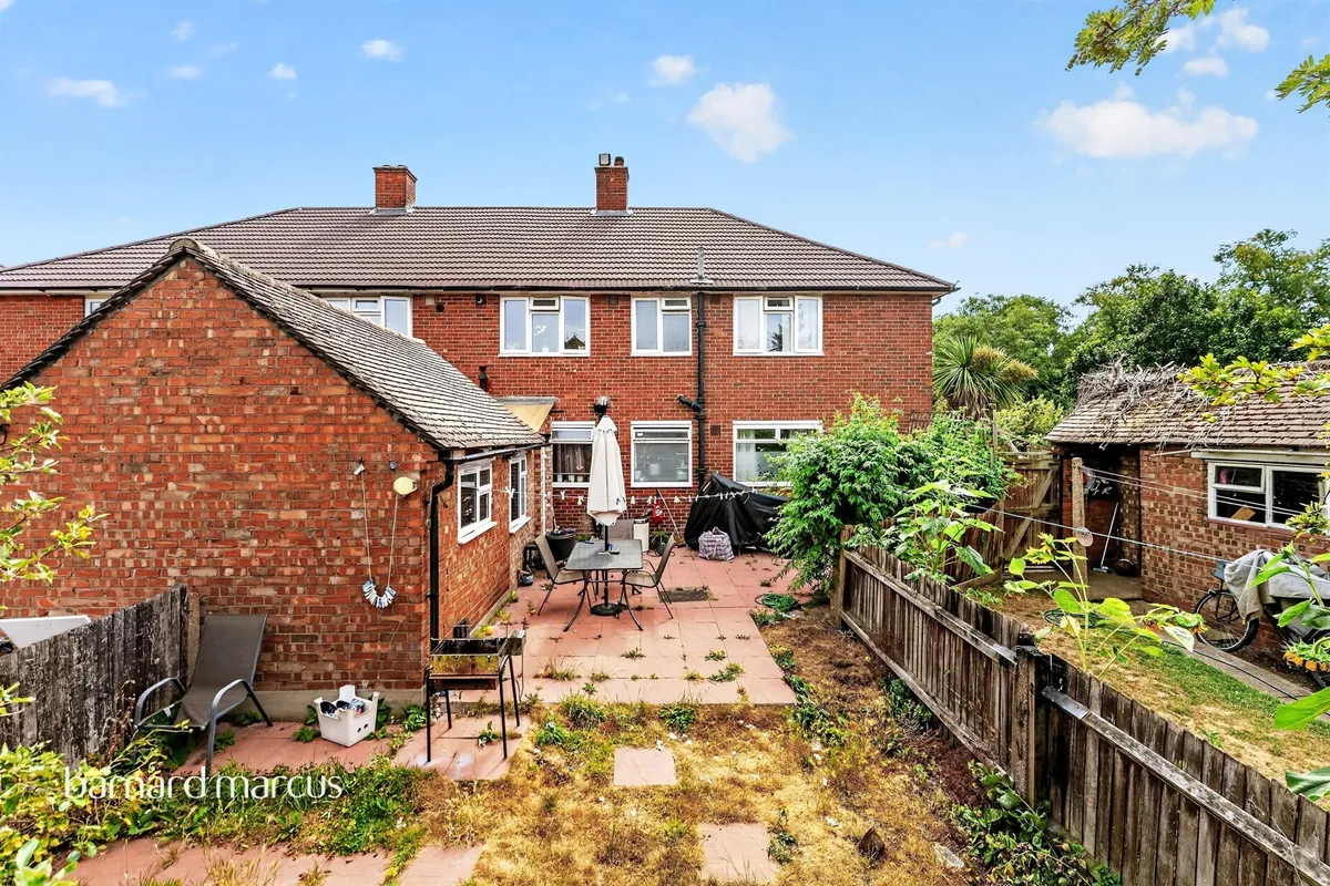 Barnfield Avenue, Mitcham