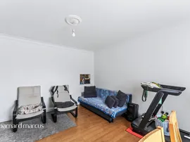 Barnfield Avenue, Mitcham thumb 3