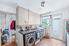 Barnfield Avenue, Mitcham