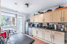 Barnfield Avenue, Mitcham