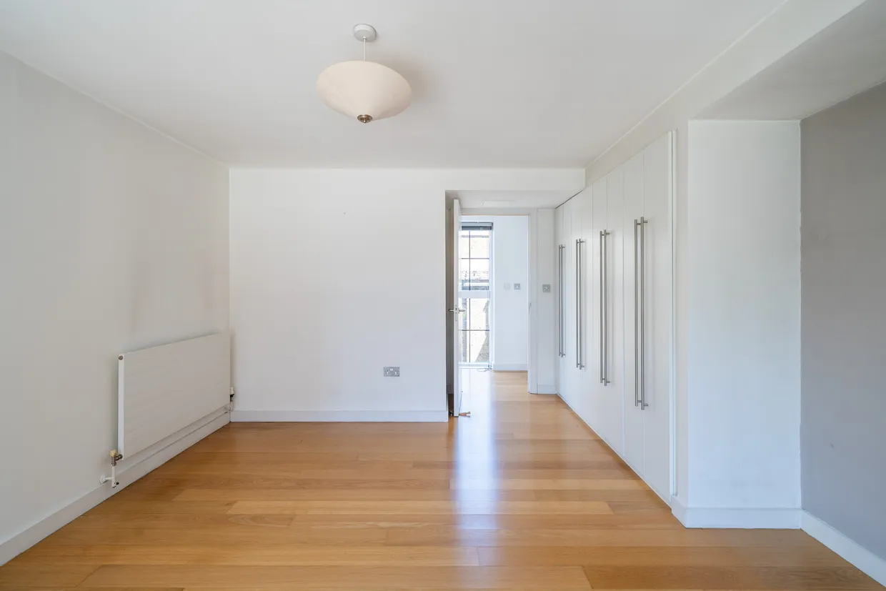 112 York Road, London, SW11 photo 12