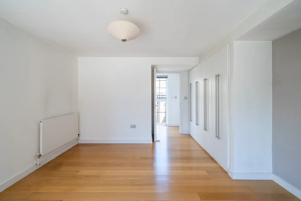 112 York Road, London, SW11 photo 12