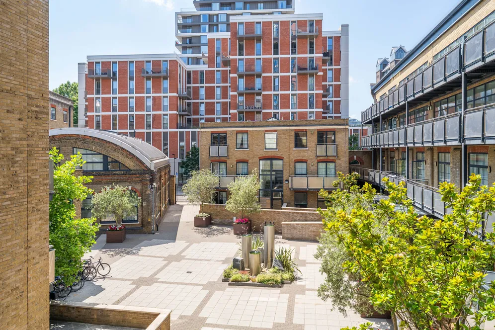 112 York Road, London, SW11 photo 15