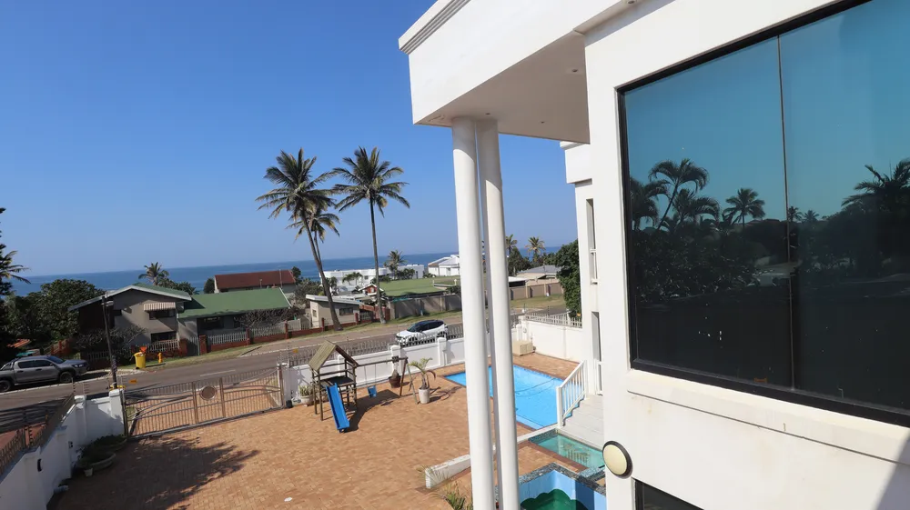 South Africa, KwaZulu Natal, Ballito Central, Compensation Road South, 3B